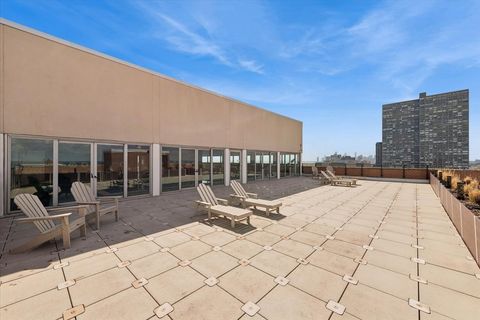 Tiny photo for 4170 N Marine Drive #10E, Chicago, IL 60613 (MLS # 12639010)