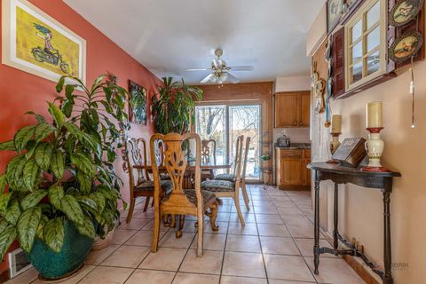 Tiny photo for 908 E Central Road, Mount Prospect, IL 60056 (MLS # 12557433)