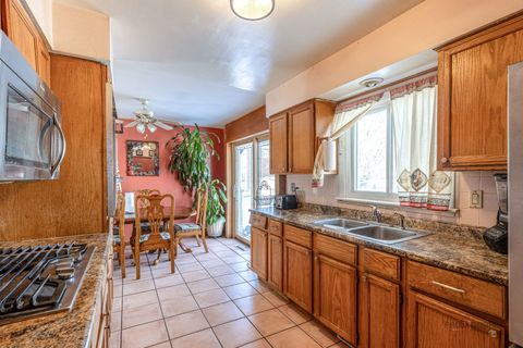 Tiny photo for 908 E Central Road, Mount Prospect, IL 60056 (MLS # 12557433)