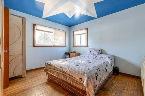 Tiny photo for 908 E Central Road, Mount Prospect, IL 60056 (MLS # 12557433)