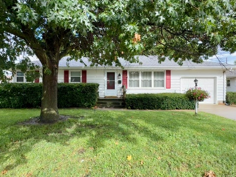 Photo of 806 9th Street, Camanche, IA 52730 (MLS # 12761632)