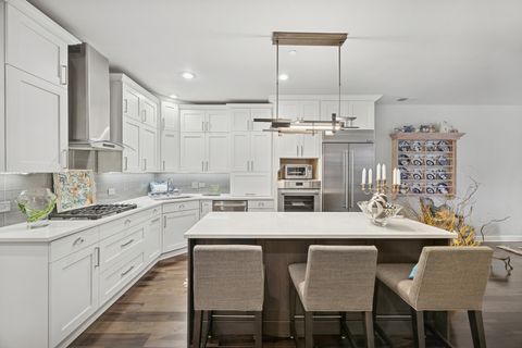 Tiny photo for 1124 Lake Street #511, Oak Park, IL 60301 (MLS # 12478927)