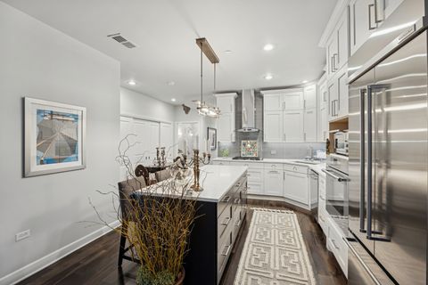 Tiny photo for 1124 Lake Street #511, Oak Park, IL 60301 (MLS # 12478927)