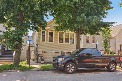 Photo of 4425 W Carroll Avenue, Chicago, IL 60624 (MLS # 12742481)