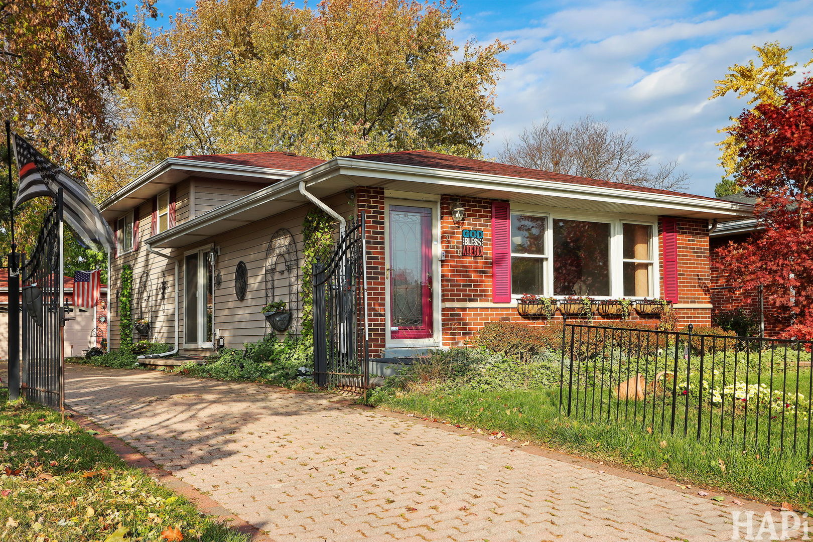 2176 N Westmoreland Drive