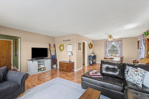 Tiny photo for 913 E 1st Street, Gibson City, IL 60936 (MLS # 12566431)