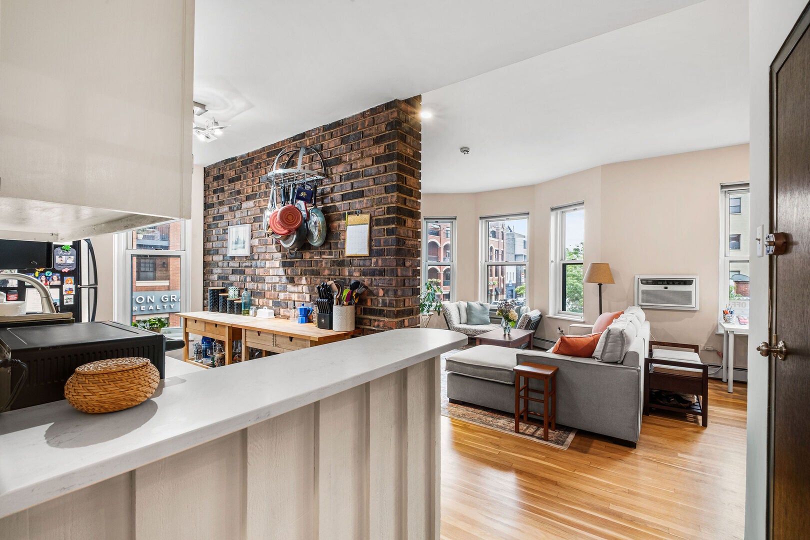 800 W George Street 2