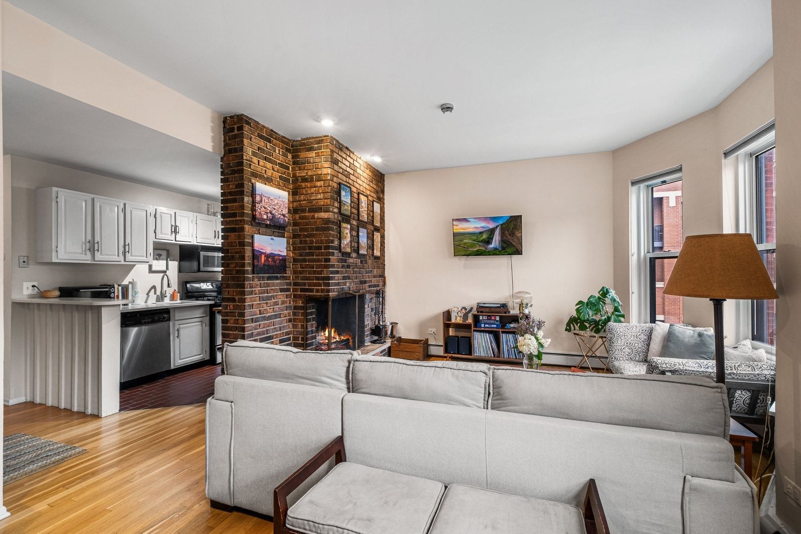 800 W George Street 2