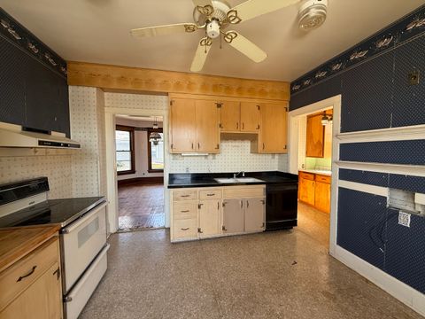 Tiny photo for 412 W Elm Street, Sycamore, IL 60178 (MLS # 12454762)