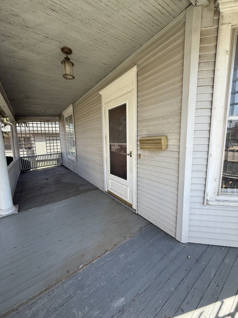 412 W Elm Street