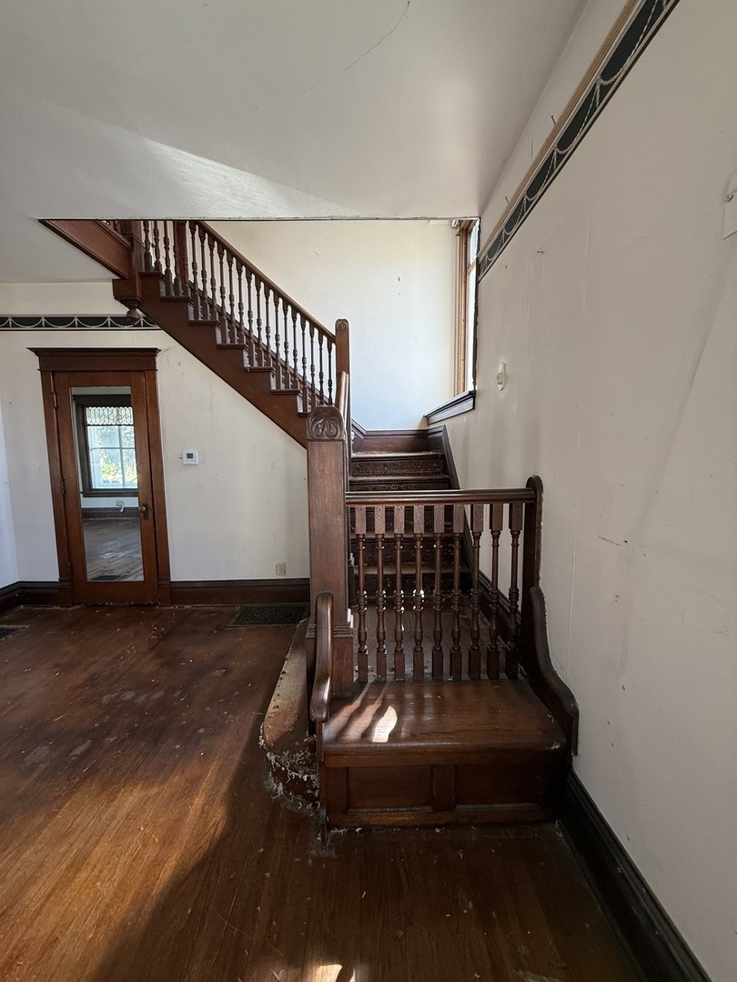 412 W Elm Street