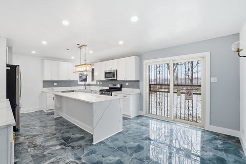 Tiny photo for 14315 S Manistee Avenue, Burnham, IL 60633 (MLS # 12744903)