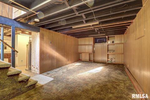 Tiny photo for 823 14TH Avenue S, Clinton, IA 52732 (MLS # QC4267289)