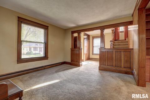 Tiny photo for 823 14TH Avenue S, Clinton, IA 52732 (MLS # QC4267289)