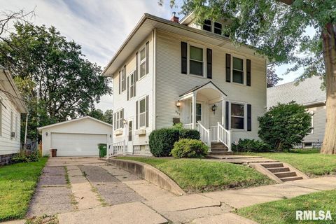 Tiny photo for 823 14TH Avenue S, Clinton, IA 52732 (MLS # QC4267289)