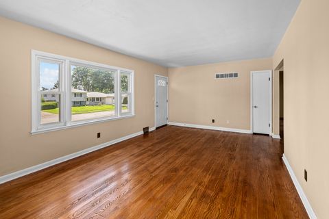 Tiny photo for 1902 W 38th Street, Davenport, IA 52806 (MLS # 12712199)