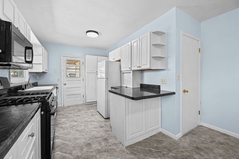 Tiny photo for 1902 W 38th Street, Davenport, IA 52806 (MLS # 12712199)