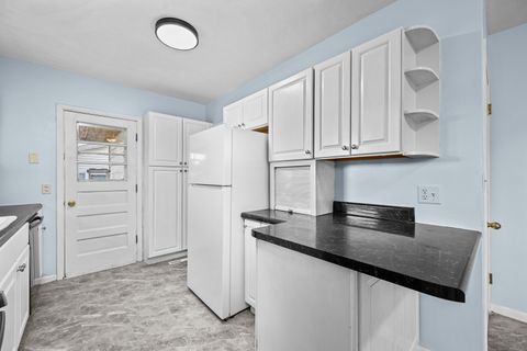 Tiny photo for 1902 W 38th Street, Davenport, IA 52806 (MLS # 12712199)