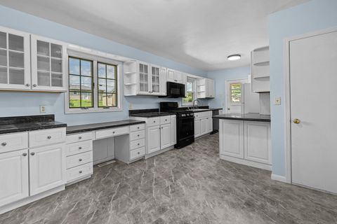 Tiny photo for 1902 W 38th Street, Davenport, IA 52806 (MLS # 12712199)