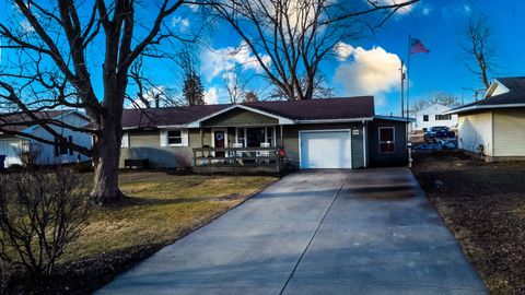 Photo of 708 E Sycamore Street, Watseka, IL 60970 (MLS # 12577305)