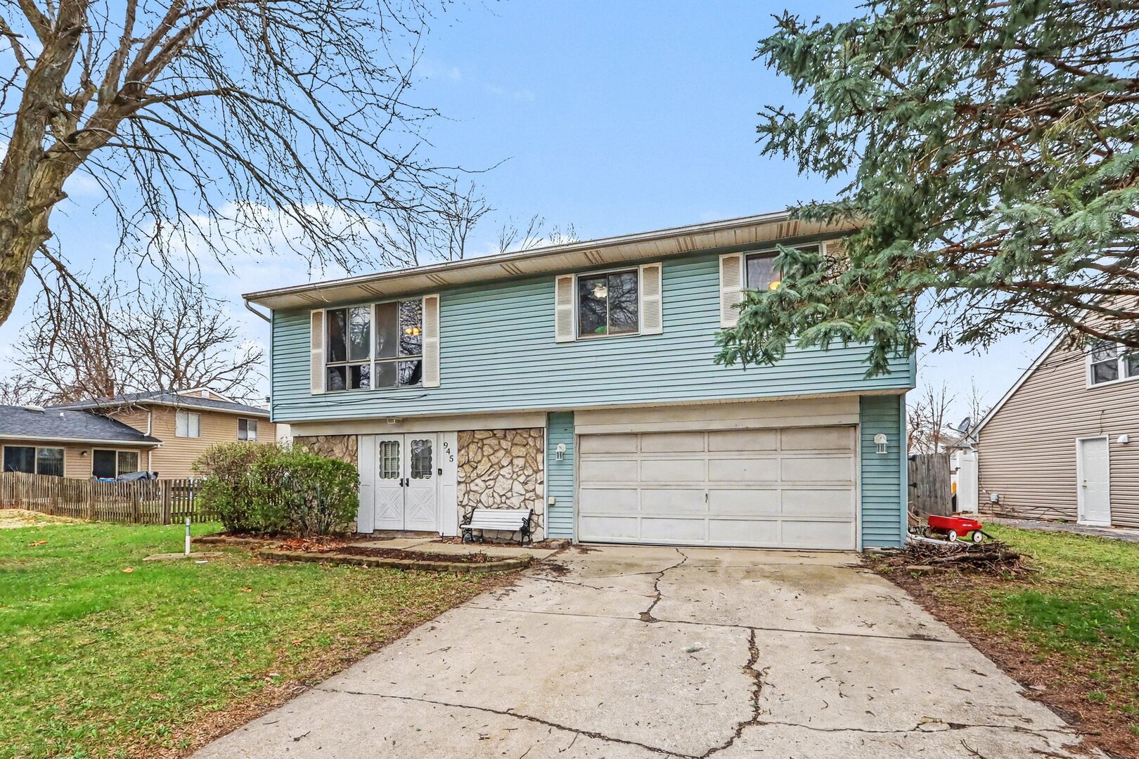 945 Surrey Court