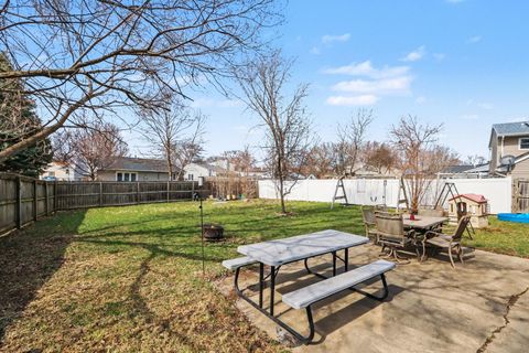 Tiny photo for 945 Surrey Court, Joliet, IL 60431 (MLS # 12591489)