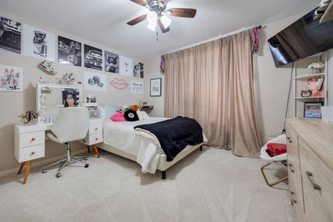 Tiny photo for 5 Vernon Court, South Elgin, IL 60177 (MLS # 12685296)