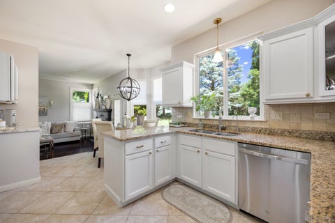Tiny photo for 5 Vernon Court, South Elgin, IL 60177 (MLS # 12685296)