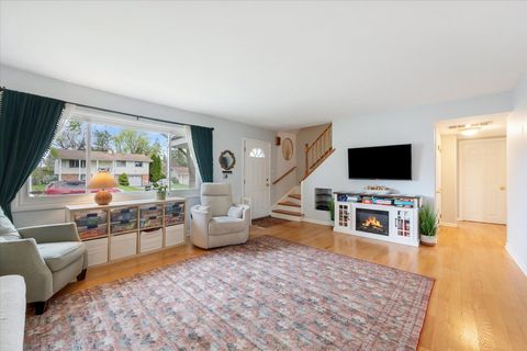 Tiny photo for 575 Jamison Lane, Hoffman Estates, IL 60169 (MLS # 12622036)