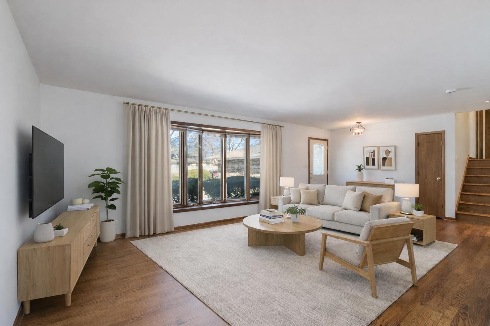 455 E Granville Avenue