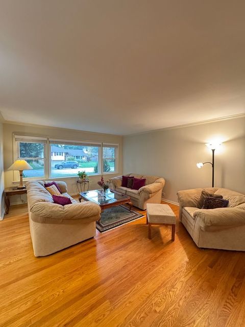 Tiny photo for 901 Brookline Lane, Park Ridge, IL 60068 (MLS # 12565980)