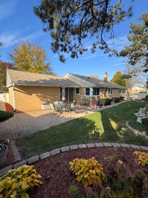 Tiny photo for 901 Brookline Lane, Park Ridge, IL 60068 (MLS # 12565980)
