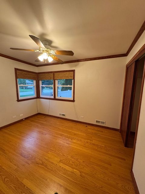 Tiny photo for 901 Brookline Lane, Park Ridge, IL 60068 (MLS # 12565980)