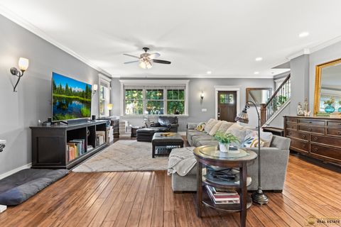 Tiny photo for 123 N Jefferson Street, Batavia, IL 60510 (MLS # 12492305)