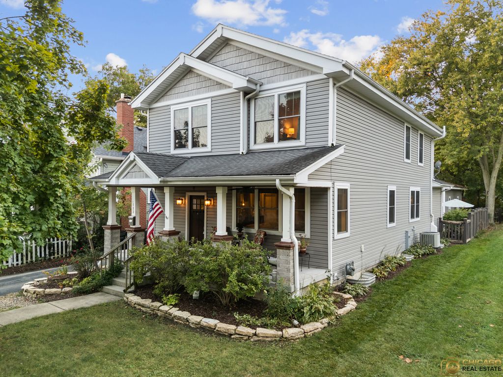 Photo for 123 N Jefferson Street, Batavia, IL 60510 (MLS # 12492305)
