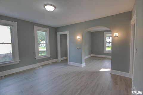 Tiny photo for 2312 W 1ST Street, Davenport, IA 52802 (MLS # QC4257730)