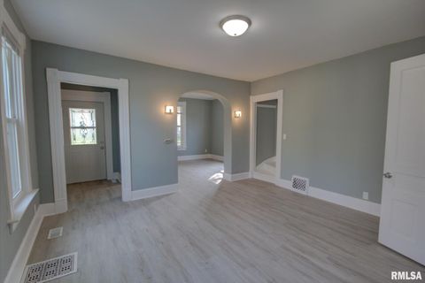 Tiny photo for 2312 W 1ST Street, Davenport, IA 52802 (MLS # QC4257730)