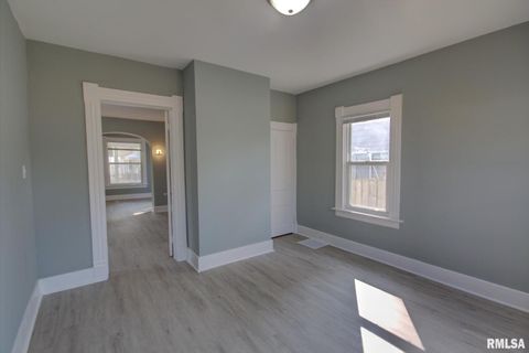 Tiny photo for 2312 W 1ST Street, Davenport, IA 52802 (MLS # QC4257730)