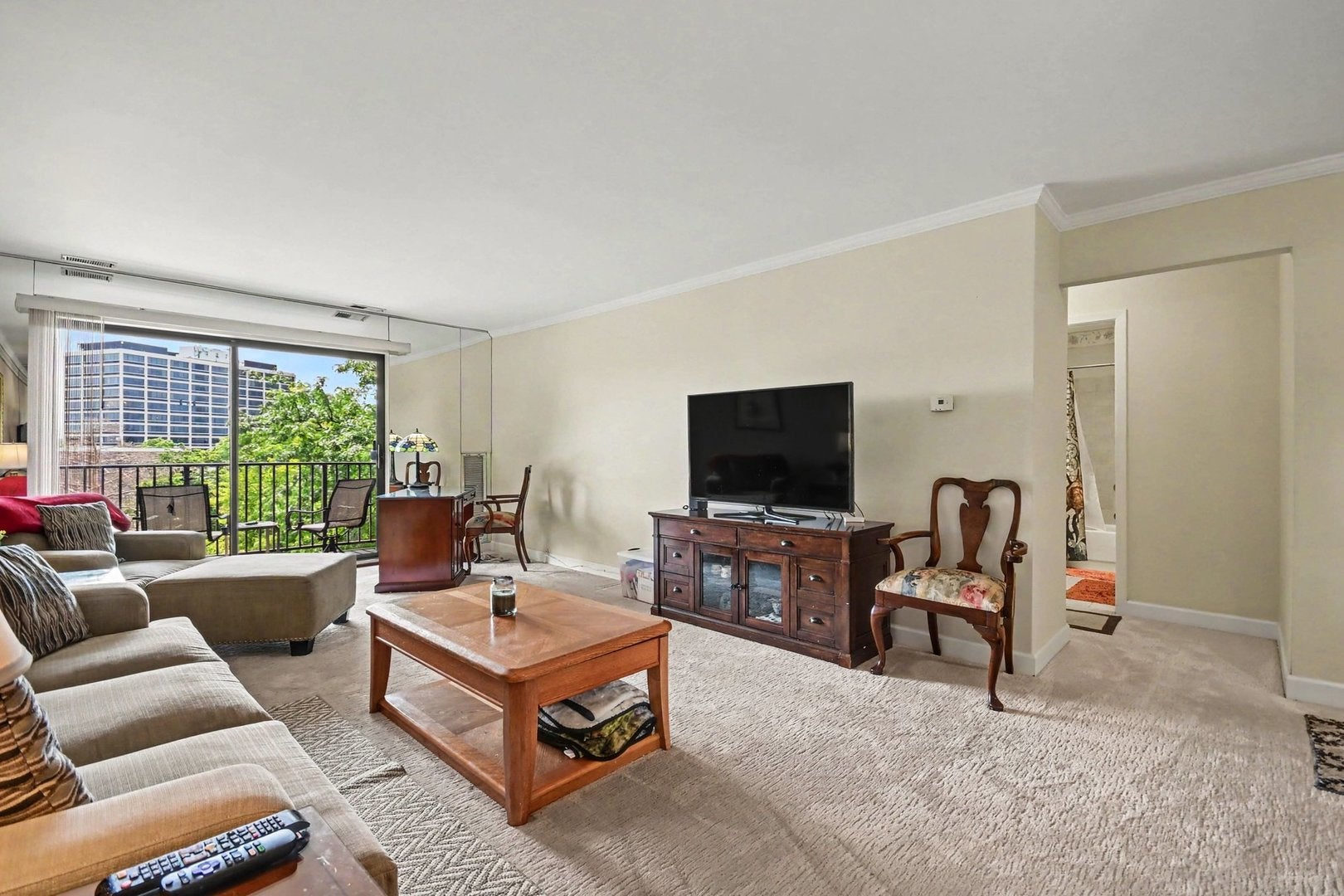 950 E Wilmette Road 408