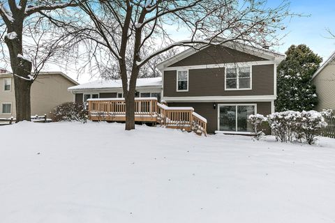 Tiny photo for 1021 Abbey Drive, Crystal Lake, IL 60014 (MLS # 12526783)