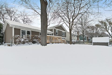 Tiny photo for 1021 Abbey Drive, Crystal Lake, IL 60014 (MLS # 12526783)
