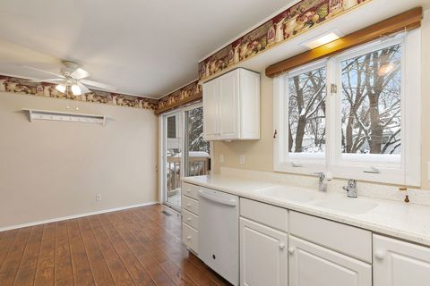 Tiny photo for 1021 Abbey Drive, Crystal Lake, IL 60014 (MLS # 12526783)