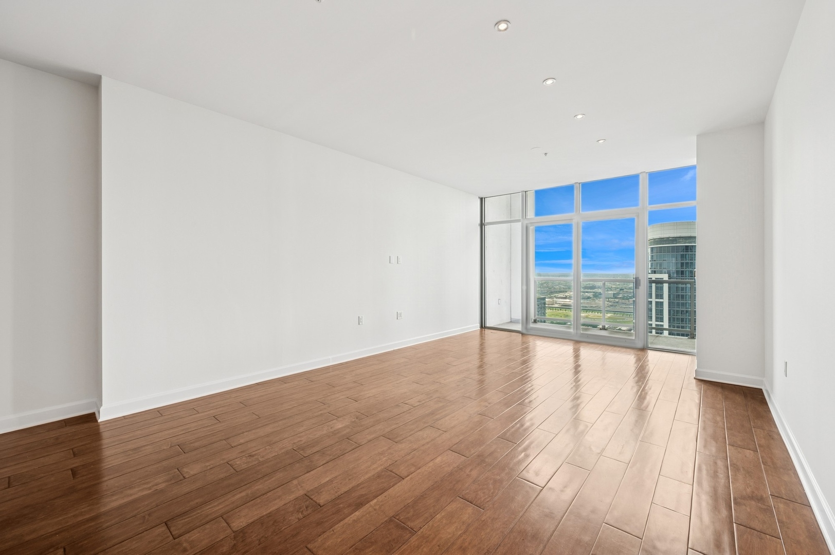 1235 S PRAIRIE Avenue 3607