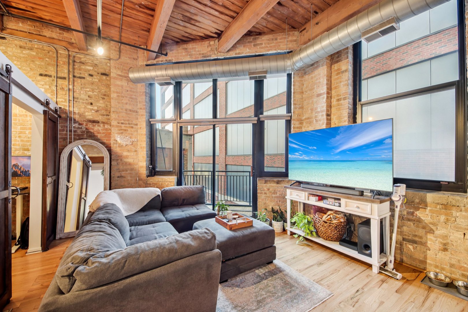 215 N Aberdeen Street B401