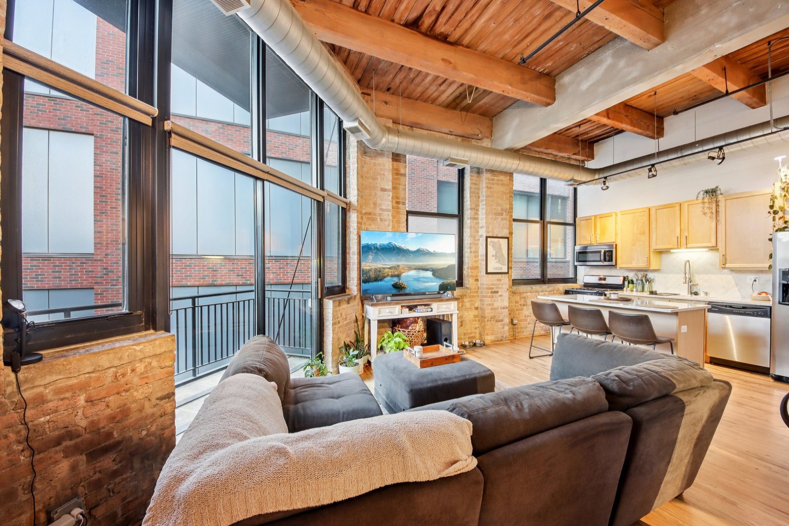 215 N Aberdeen Street B401