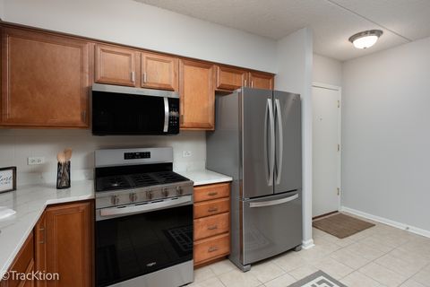 Tiny photo for 1 S Lincoln Avenue #301, Lombard, IL 60148 (MLS # 12444005)