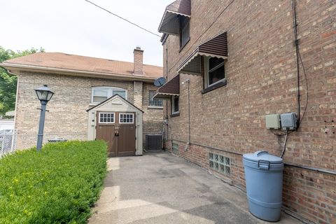 Tiny photo for 2802 Cuyler Avenue, Berwyn, IL 60402 (MLS # 12552768)