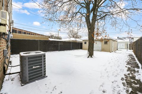 Tiny photo for 4521 S Lawler Avenue, Chicago, IL 60638 (MLS # 12549253)