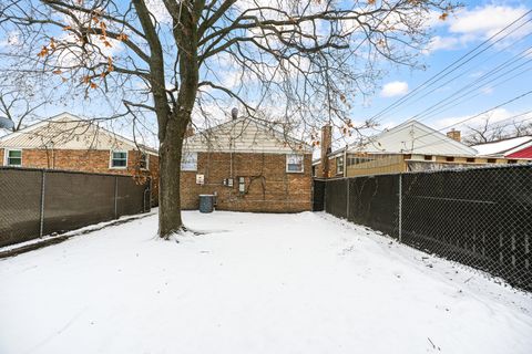 Tiny photo for 4521 S Lawler Avenue, Chicago, IL 60638 (MLS # 12549253)