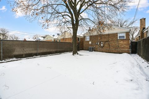 Tiny photo for 4521 S Lawler Avenue, Chicago, IL 60638 (MLS # 12549253)